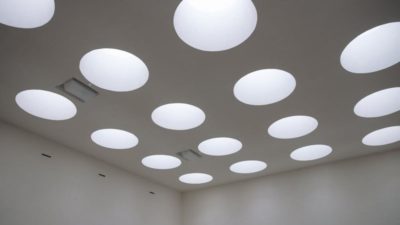 Jaka gruba wełna na sufit podwieszany?